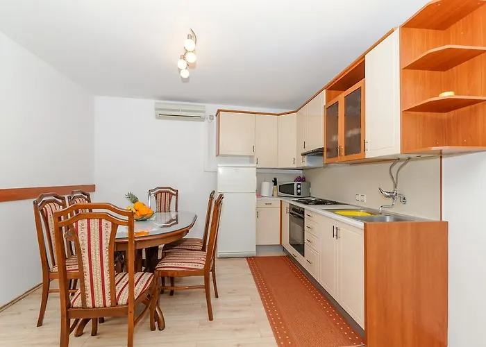 Apartment Orlovic Old Town